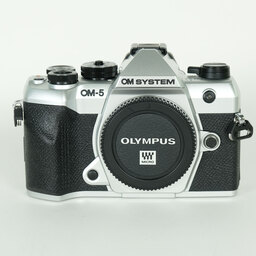 OM SYSTEM OM-5 Mark II ボディ シルバー