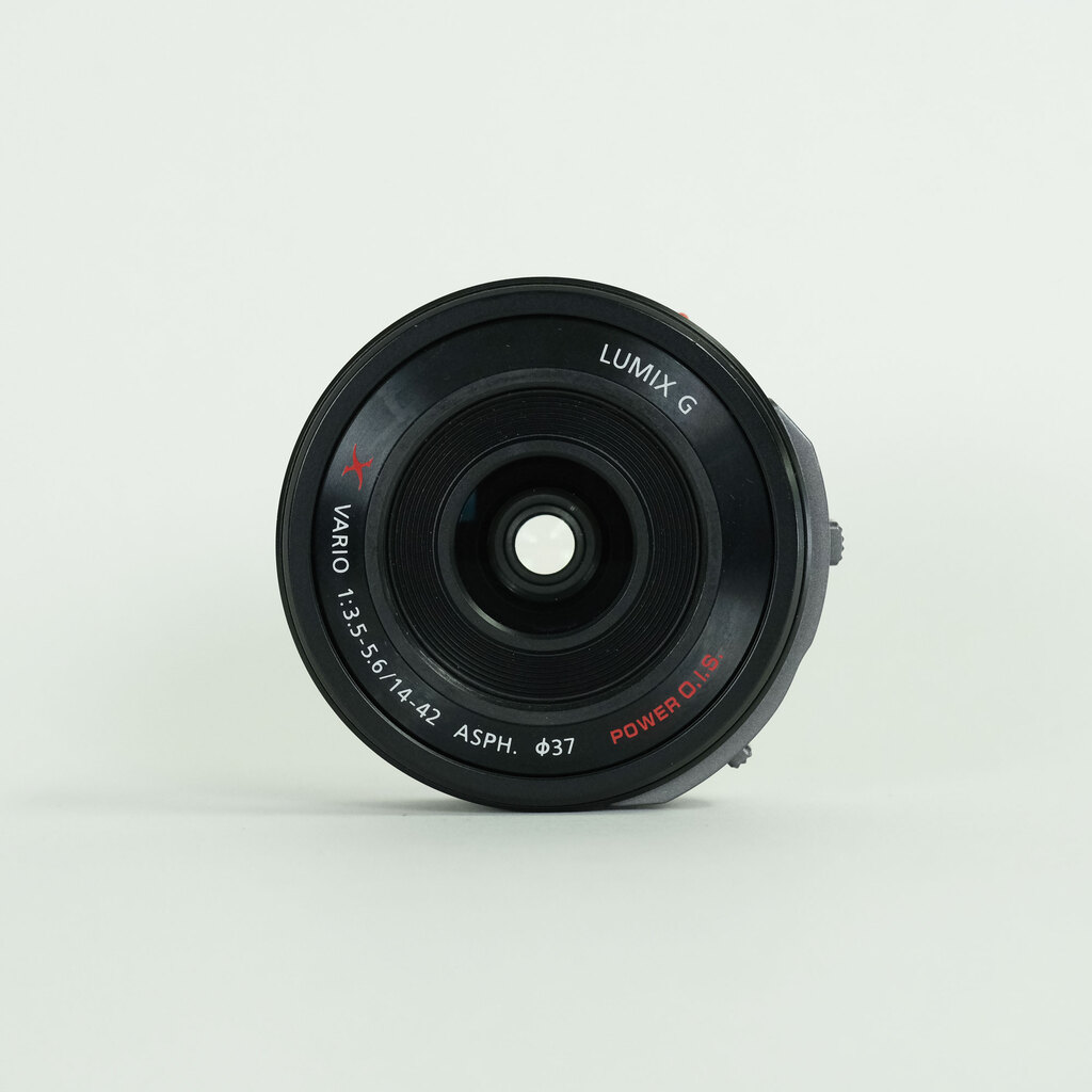 Panasonic LUMIX G X VARIO PZ 14-42mm / F3.5-5.6 ASPH. / POWER O.I.S. Panasonic LUMIX G X VARIO PZ 14-42mm / F3.5-5.6 ASPH. / POWER O.I.S.