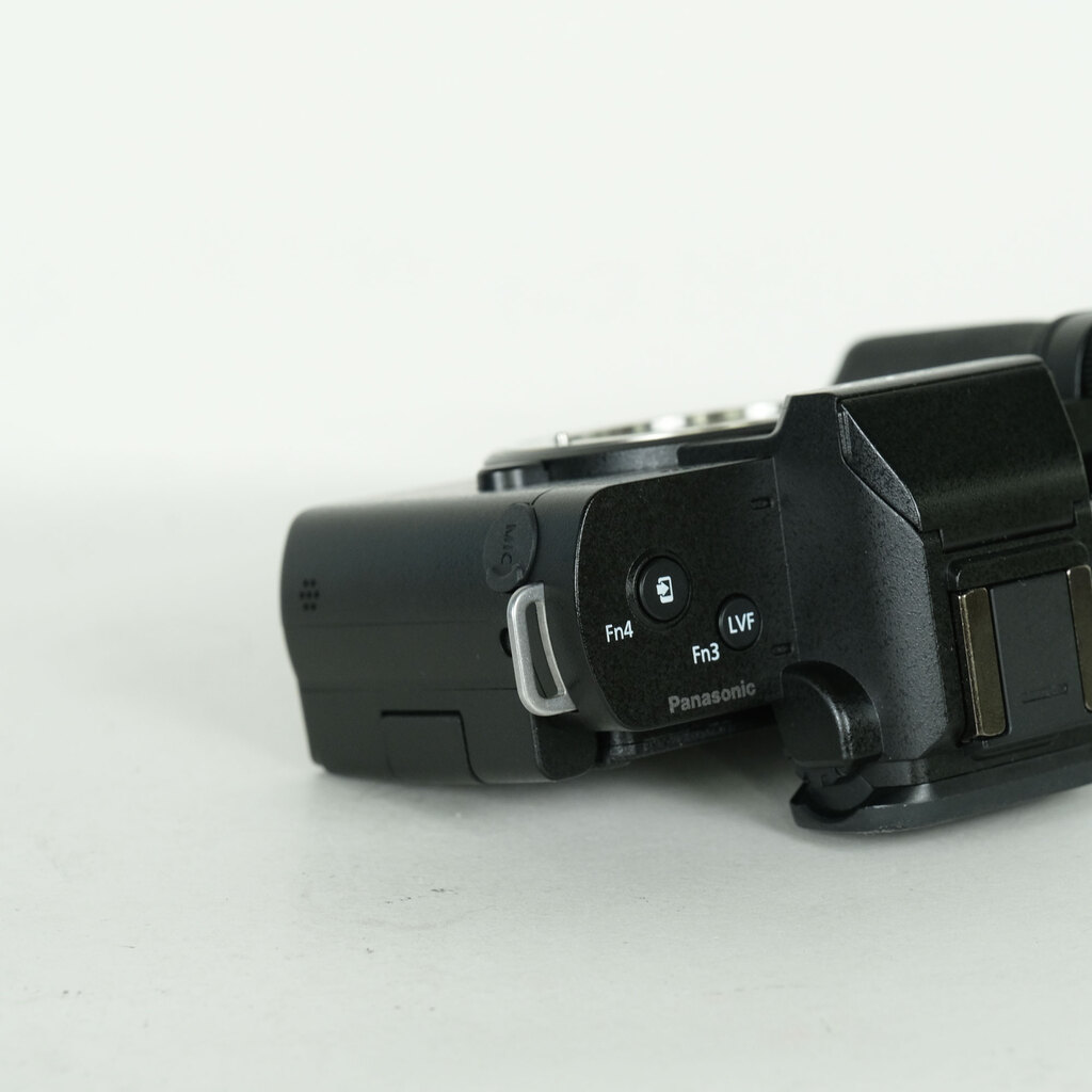 Panasonic LUMIX DC-G100D ボディの出品 | ONE SCENE（ワンシーン）