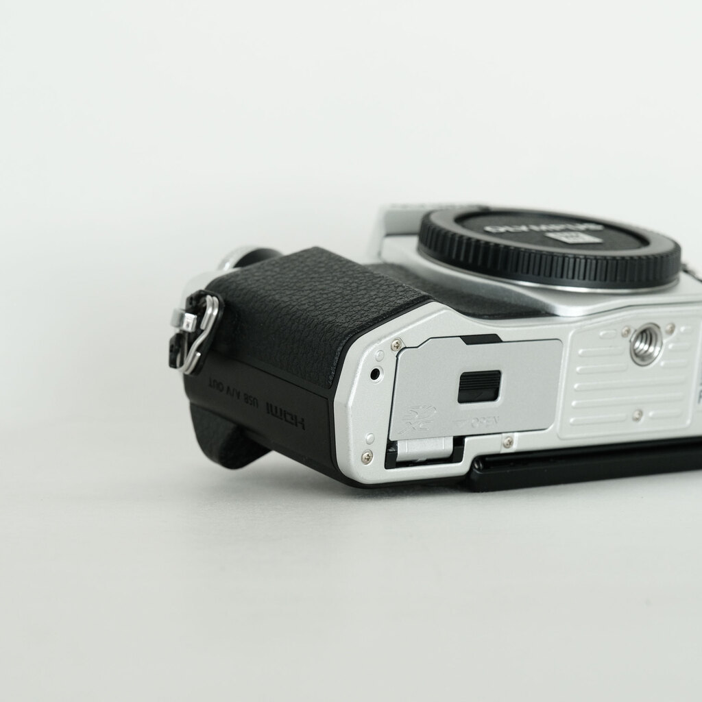 OLYMPUS OM-D E-M10 Mark II