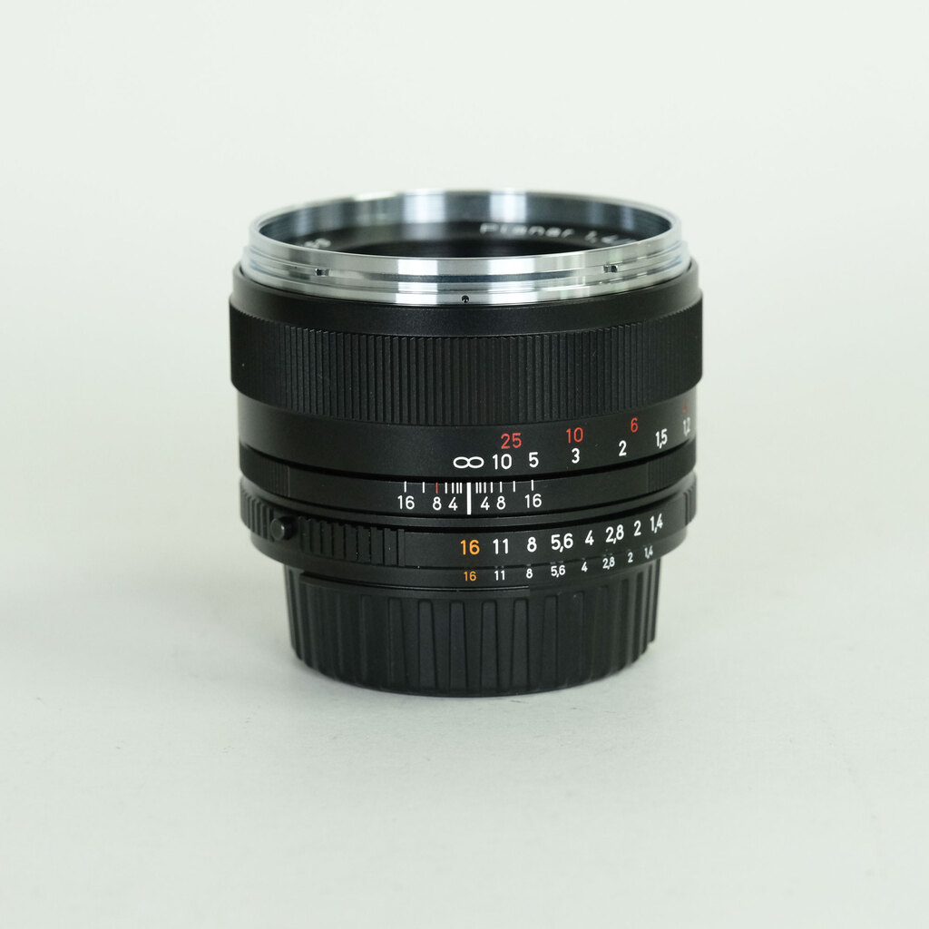 Carl Zeiss Planar T* 50mm F1.4 ZF.2 [�j�R��F�p]