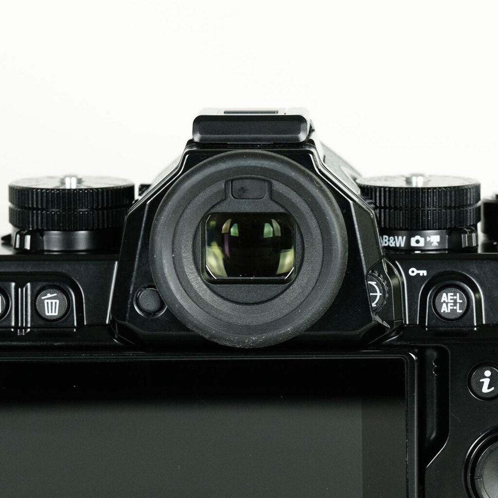 Nikon Z f プレミアムエクステリア張替済み   ［プレミアムエクステリア張替キャンペーン・皮革換装品］