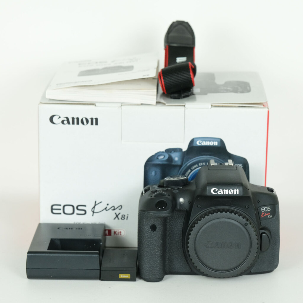 Canon EOS Kiss X8i