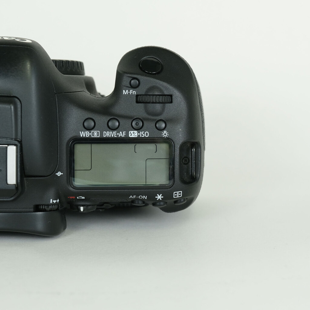 Canon EOS 7D Mark II Canon EOS 7D Mark II