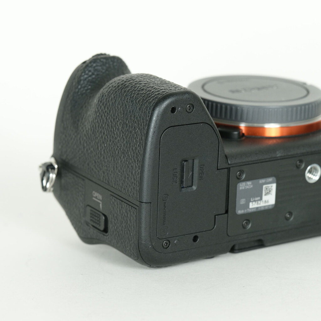 SONY α7 IV(ILCE-7M4) SONY α7 IV(ILCE-7M4)