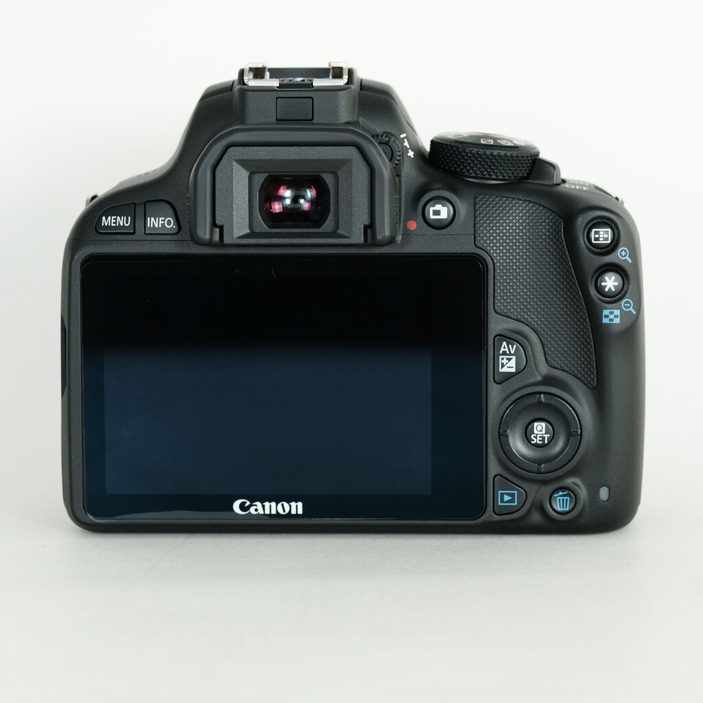 Canon EOS Kiss X7