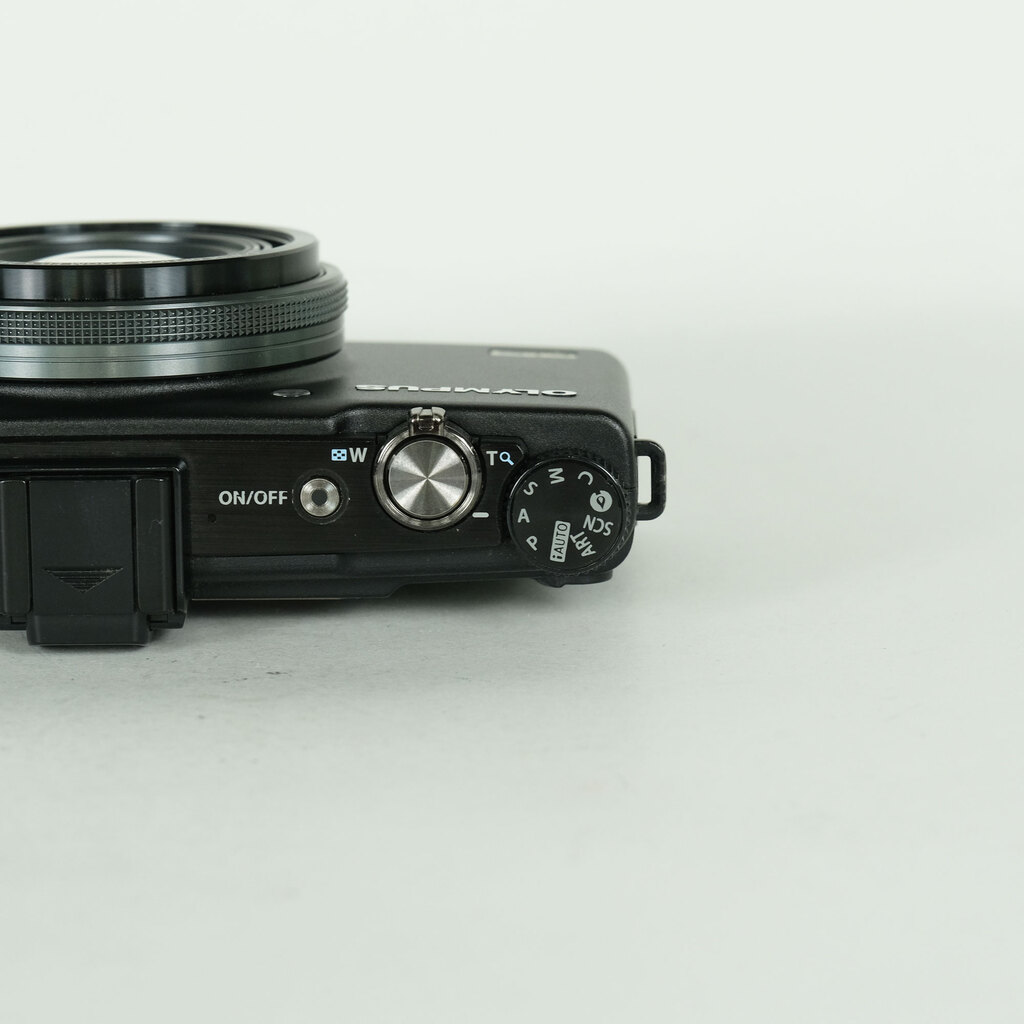 OLYMPUS XZ-1 ブラックの出品 | ONE SCENE（ワンシーン）