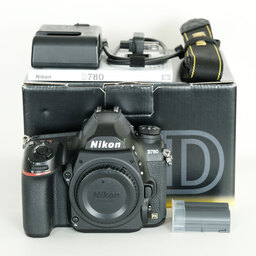 Nikon D780