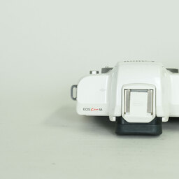 Canon EOS Kiss M