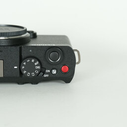 Panasonic LUMIX DC-S9