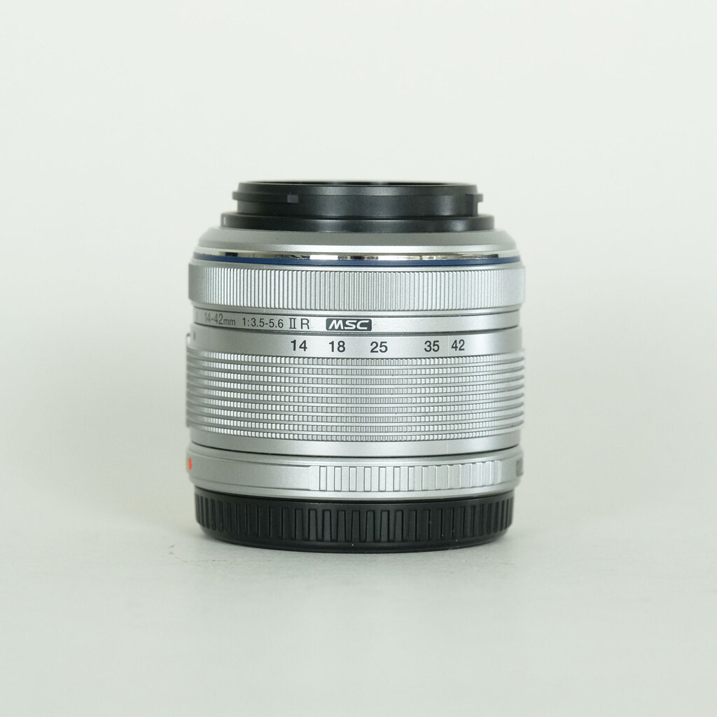 OLYMPUS M.ZUIKO DIGITAL 14-42mm F3.5-5.6IIR シルバー