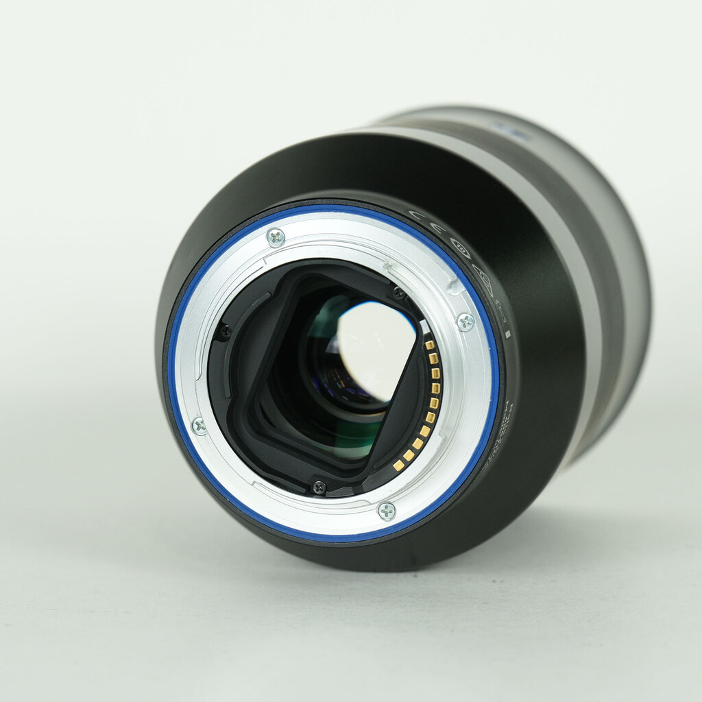 Carl Zeiss Batis 2.8/135 [ソニーE用]の出品 | ONE SCENE（ワンシーン）