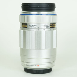 OLYMPUS M.ZUIKO ED75-300mm F4.8-6.7 シルバー