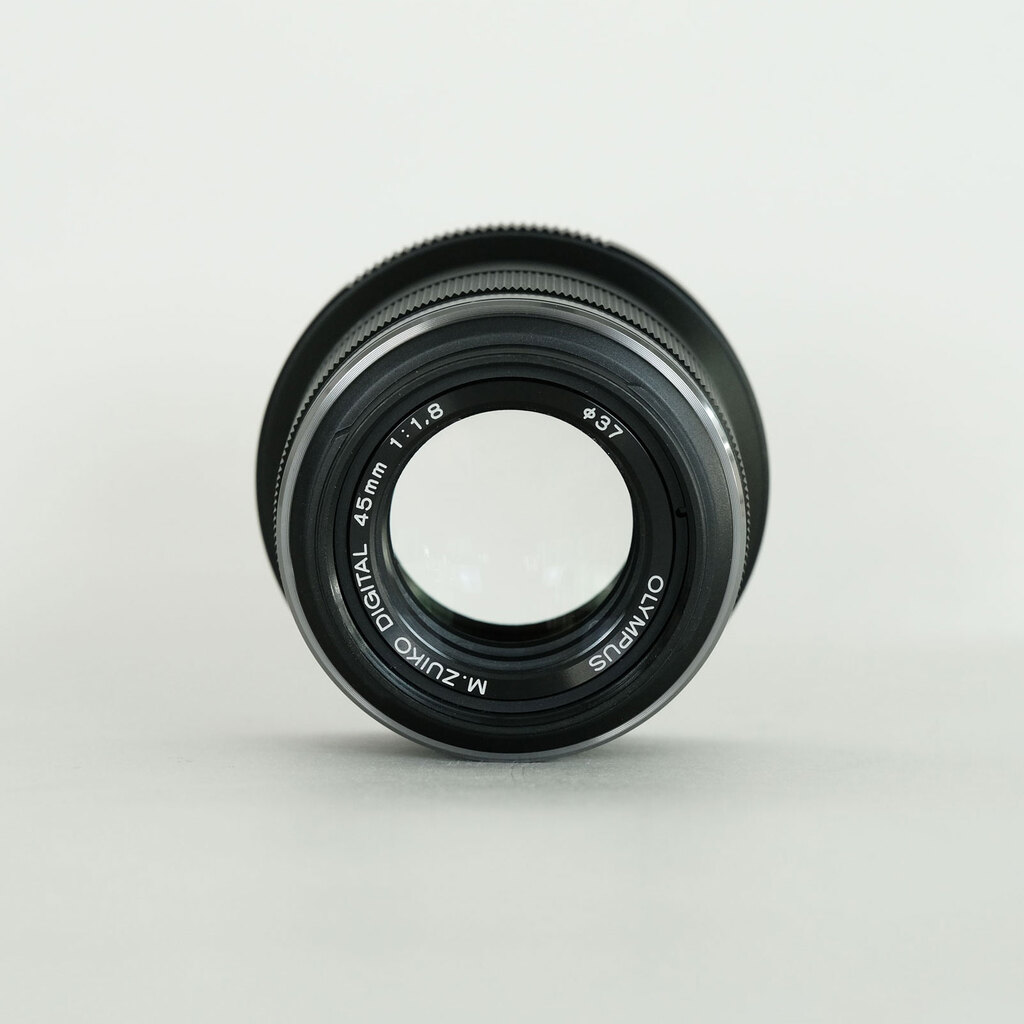 OLYMPUS M.ZUIKO DIGITAL 45mm F1.8の出品 | ONE SCENE（ワンシーン）