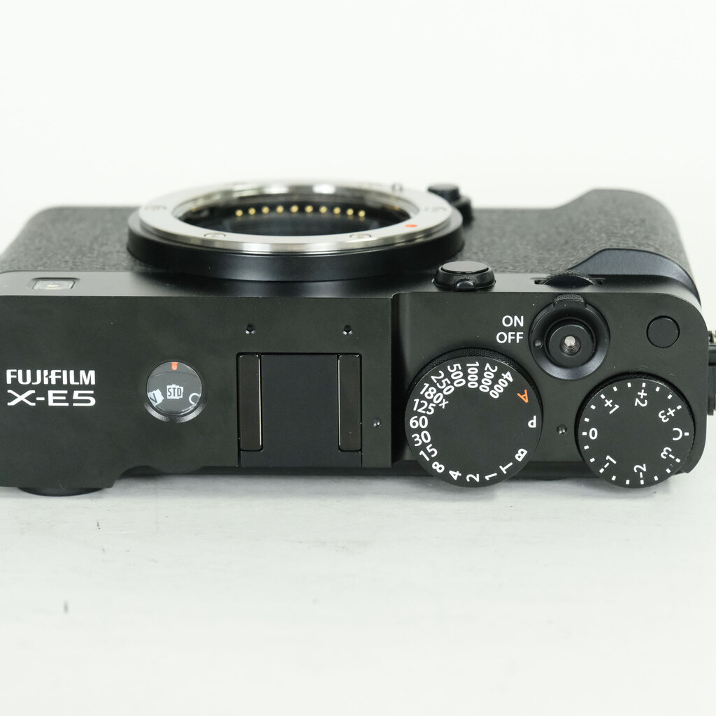 FUJIFILM X-E5