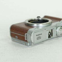 FUJIFILM X-A1 ボディ ブラウン