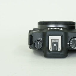 Canon EOS R8