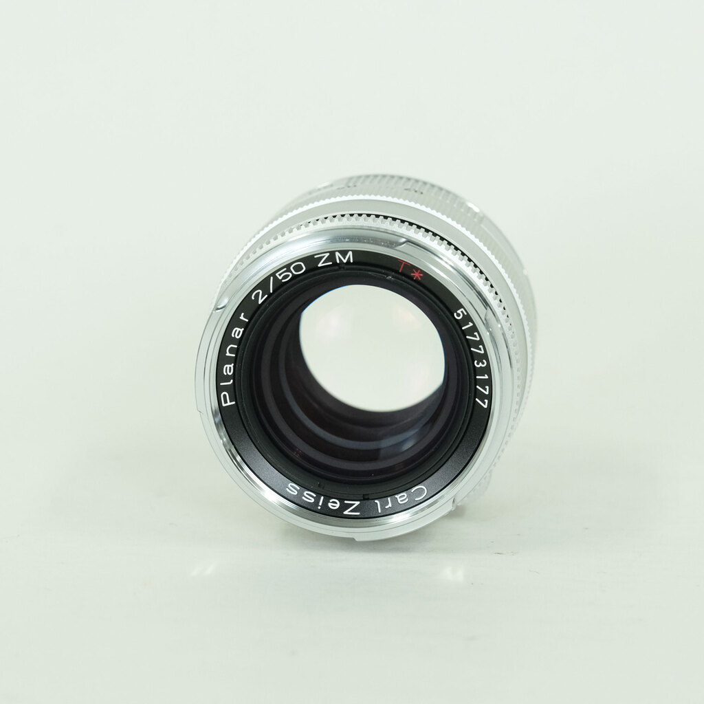 Carl Zeiss Planar T* 2.0/50 ZM シルバー