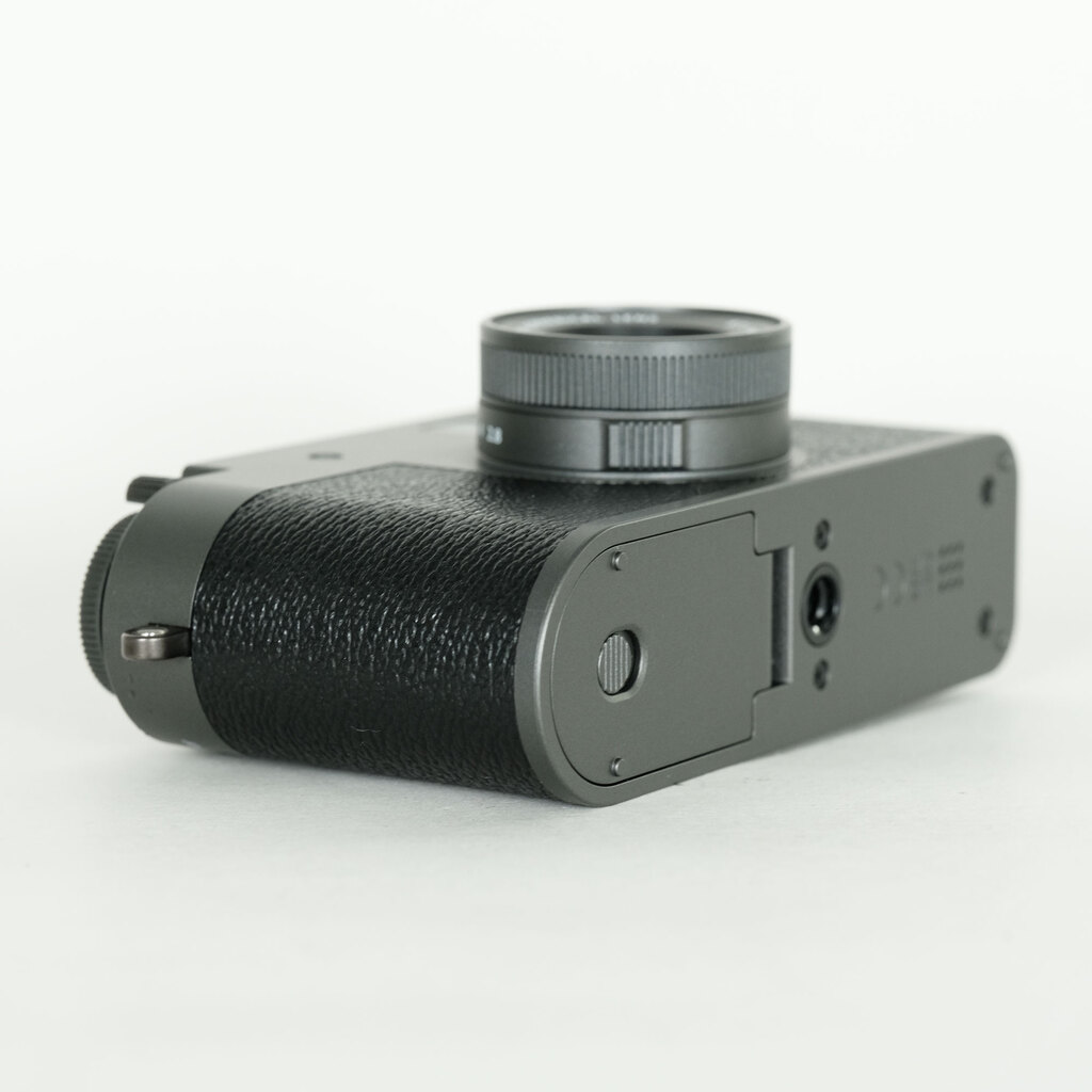 FUJIFILM X half X-HF1