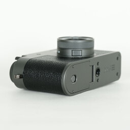 FUJIFILM X half X-HF1