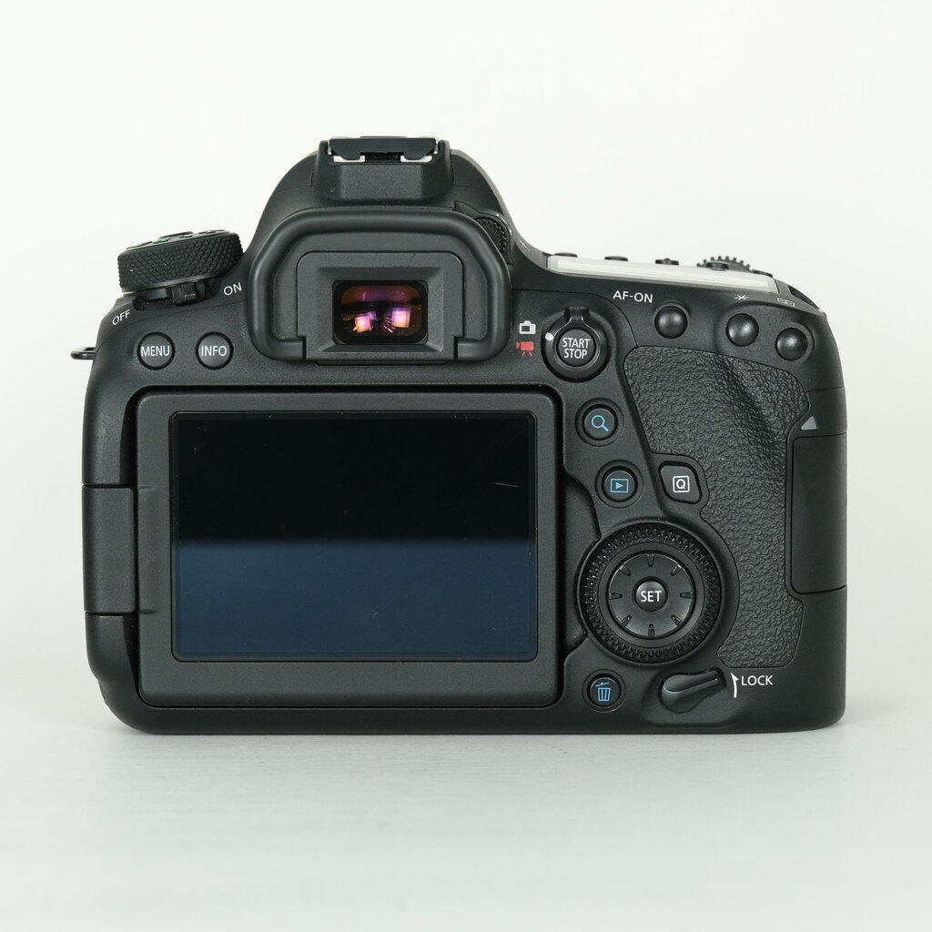 Canon EOS 6D Mark II [�{�f�B]