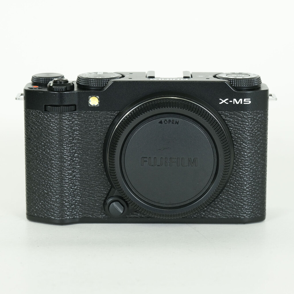 FUJIFILM X-M5