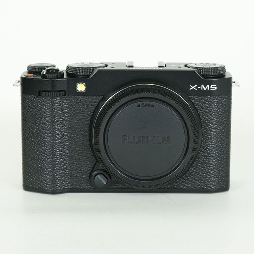FUJIFILM X-M5