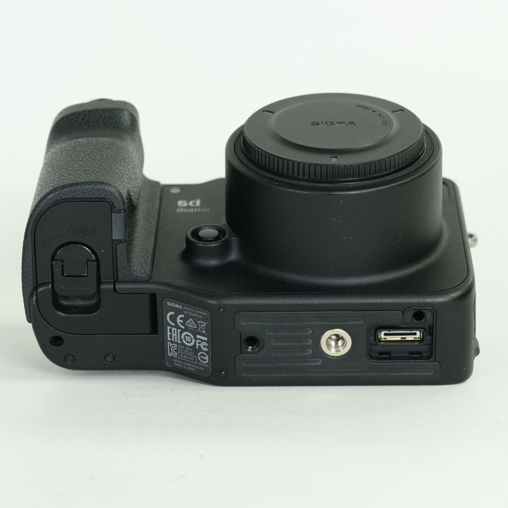 SIGMA sd Quattro