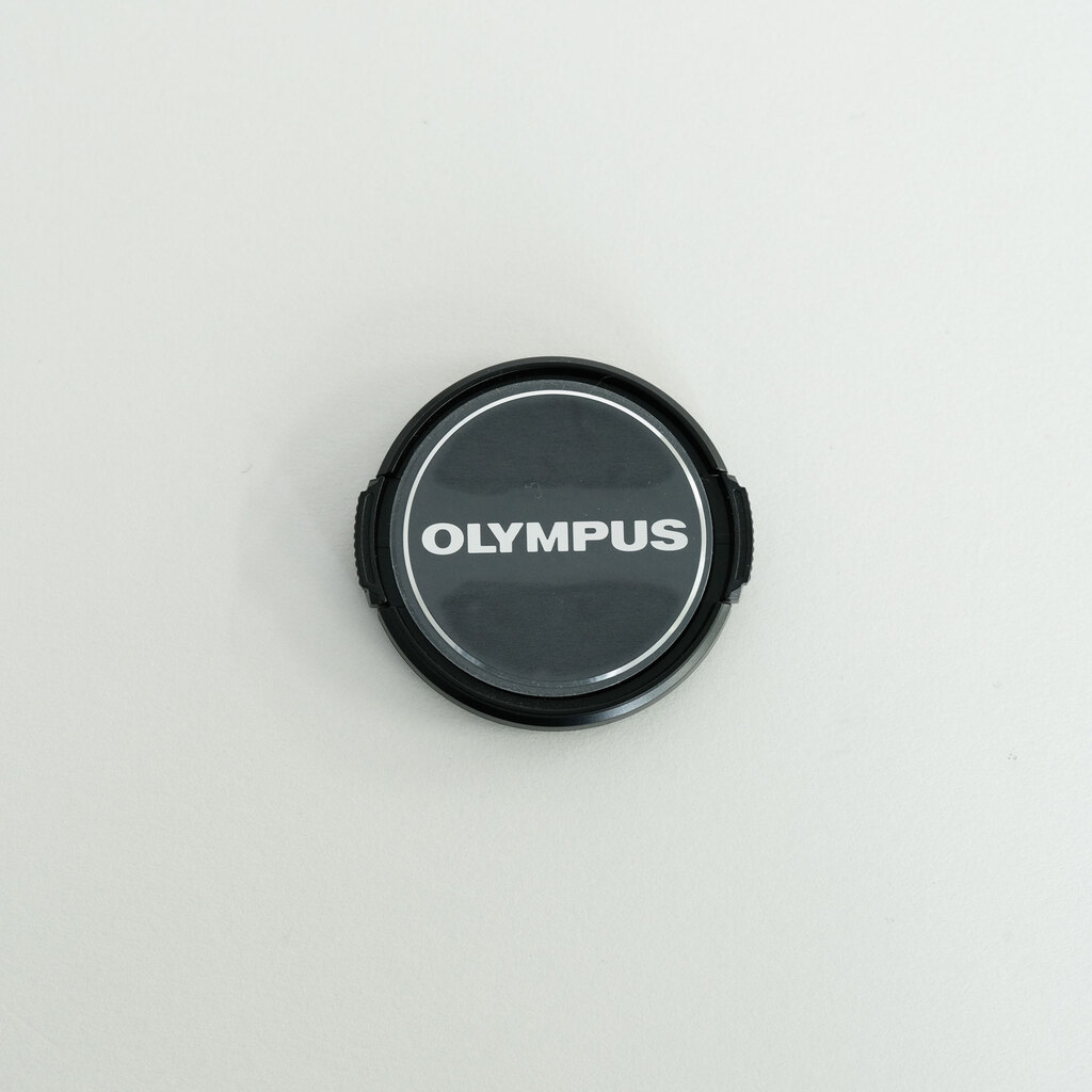 OLYMPUS M.ZUIKO DIGITAL 17mm F2.8 シルバー OLYMPUS M.ZUIKO DIGITAL 17mm F2.8 シルバー