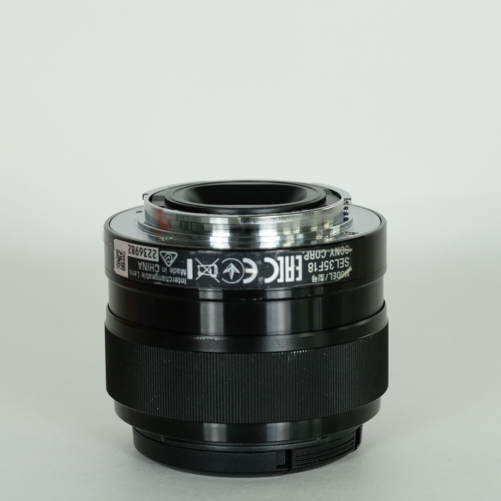 SONY E 35mm F1.8 OSS SEL35F18