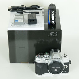 OLYMPUS OM-D E-M10 Mark IV OLYMPUS OM-D E-M10 Mark IV