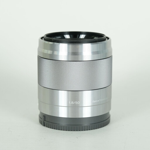SONY E 50mm F1.8 OSS SEL50F18を解説｜75mm相当・F1.8・手ブレ補正を
