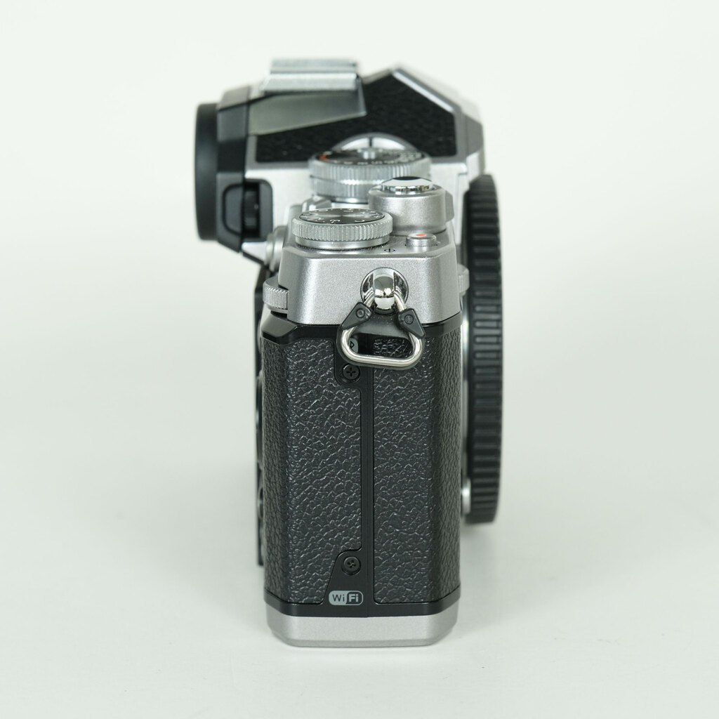 Nikon Z fc [�{�f�B �V���o�[]