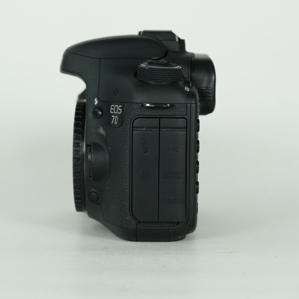 Canon EOS 7D ボディ