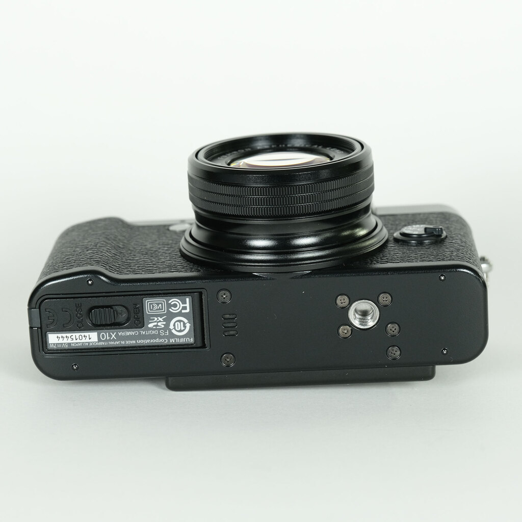 FUJIFILM X10 ブラック