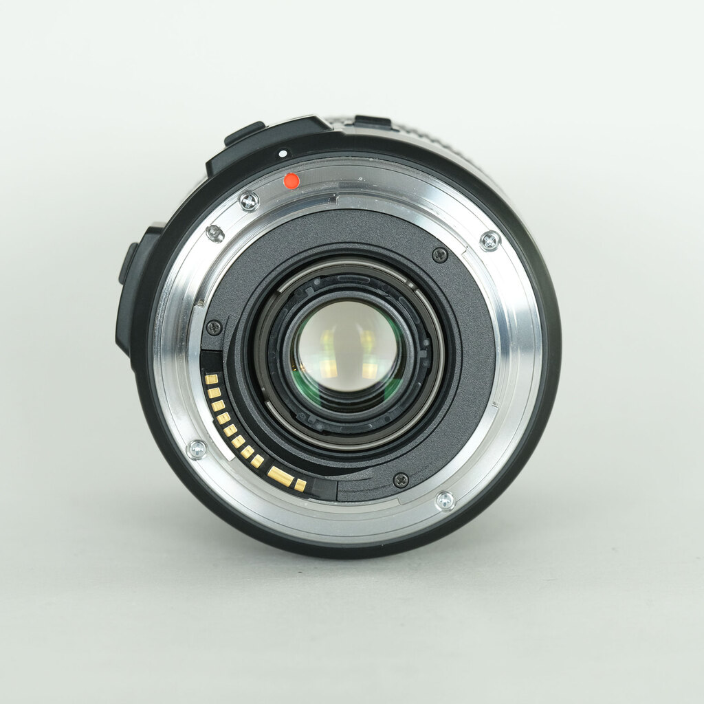 SIGMA 18-250mm F3.5-6.3 DC MACRO OS HSM (キヤノンEF用) SIGMA 18-250mm F3.5-6.3 DC MACRO OS HSM (キヤノンEF用)