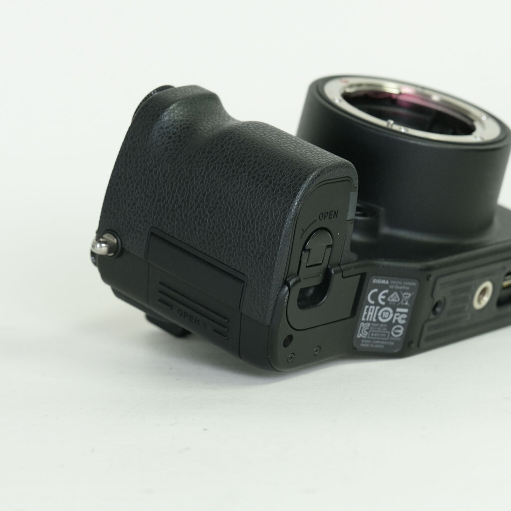 SIGMA sd Quattro