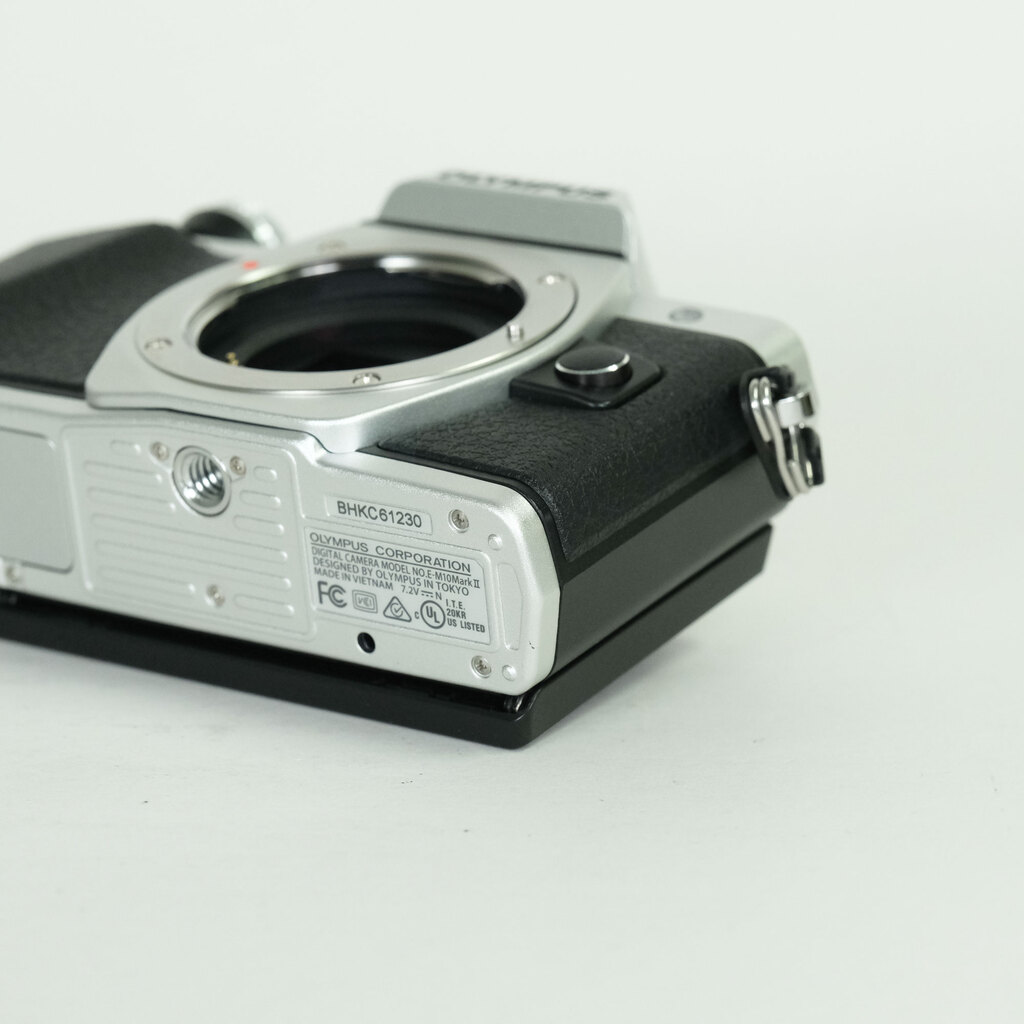 OLYMPUS OM-D E-M10 Mark II