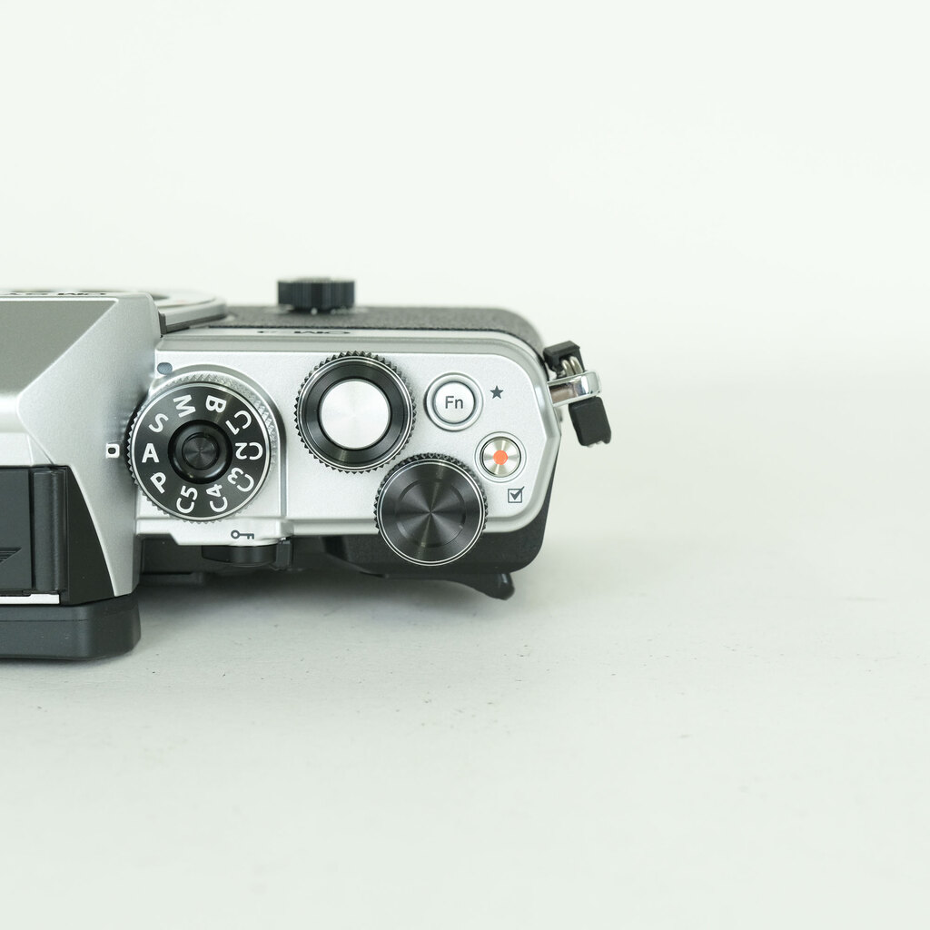 OM SYSTEM OM-3