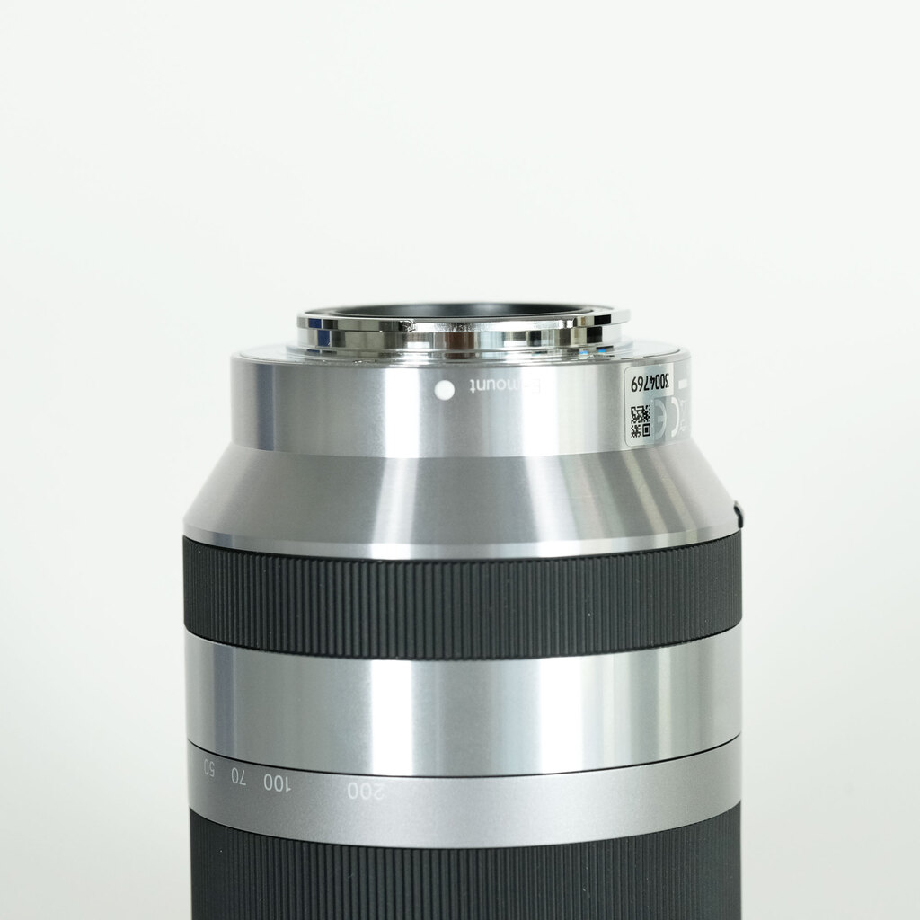 SONY E18-200mm F3.5-6.3 OSS SEL18200