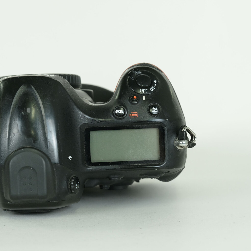 Nikon D4Sの出品 | ONE SCENE（ワンシーン）