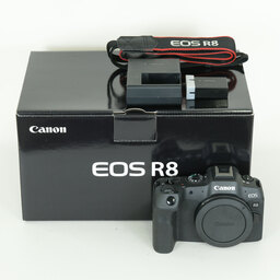 Canon EOS R8