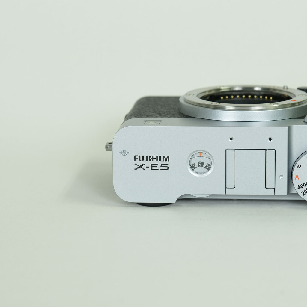 FUJIFILM X-E5