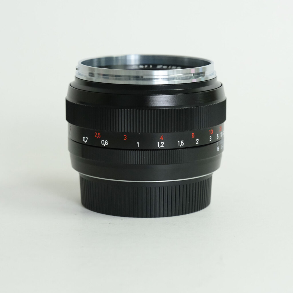 Carl Zeiss Planar T* 50mm F1.4 ZE [キヤノンEF用]