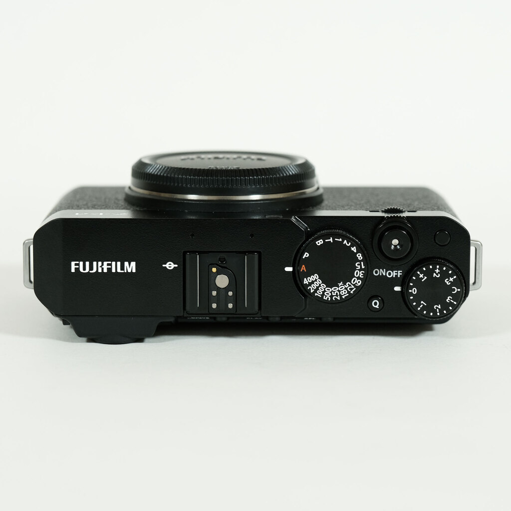 FUJIFILM X-E4