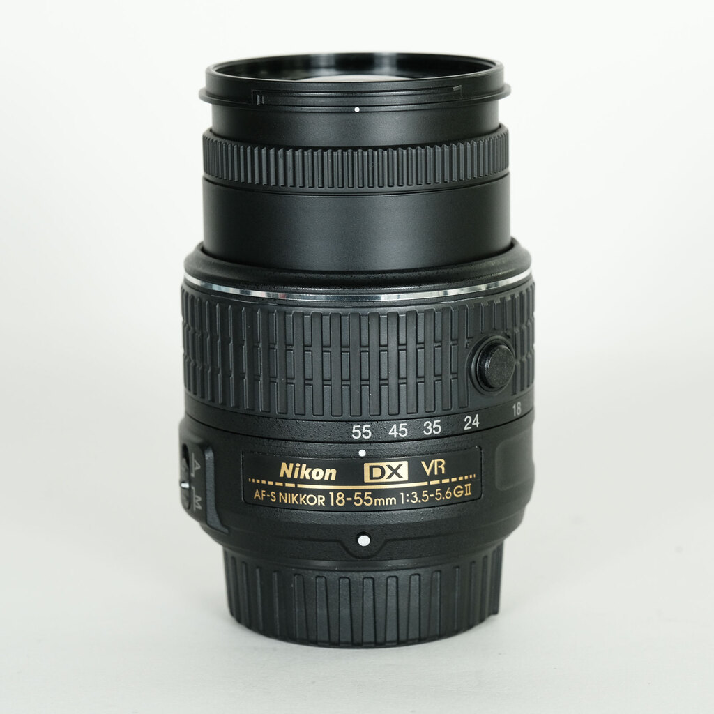 Nikon AF-S DX NIKKOR 18-55mm f3.5-5.6G VR II