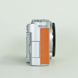 Panasonic LUMIX DC-S9 Panasonic LUMIX DC-S9