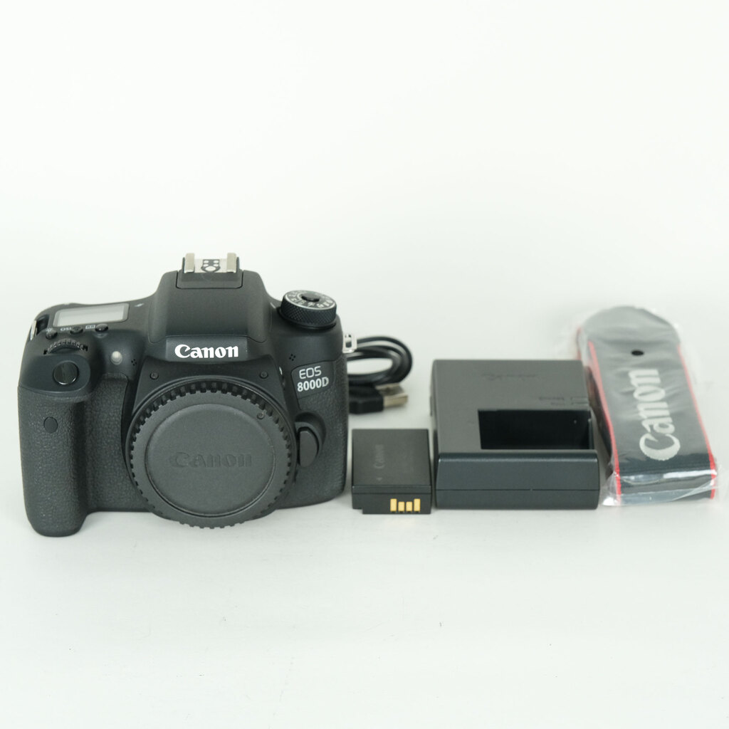 Canon EOS 8000D