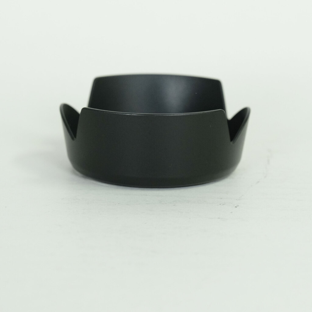 Nikon AF-S DX NIKKOR 18-55mm f3.5-5.6G VR II Nikon AF-S DX NIKKOR 18-55mm f3.5-5.6G VR II