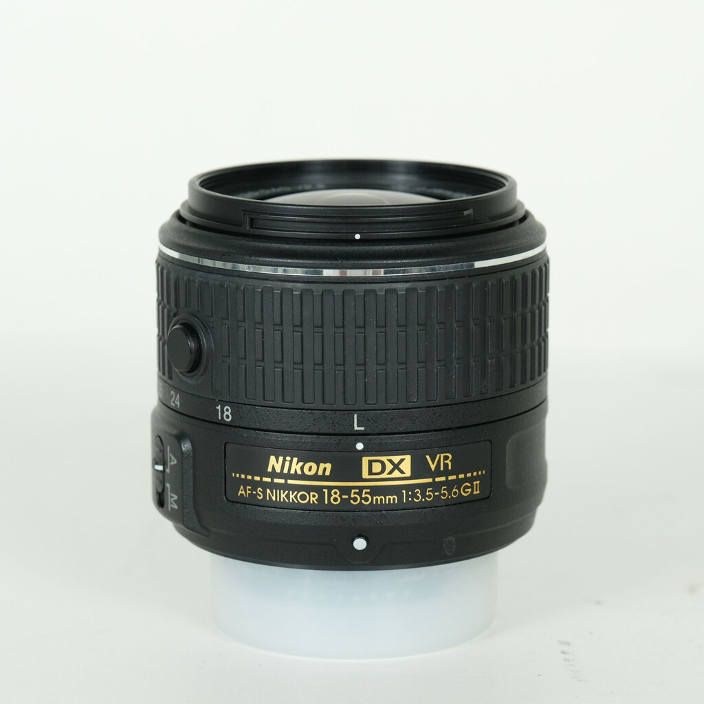 Nikon AF-S DX NIKKOR 18-55mm f3.5-5.6G VR II